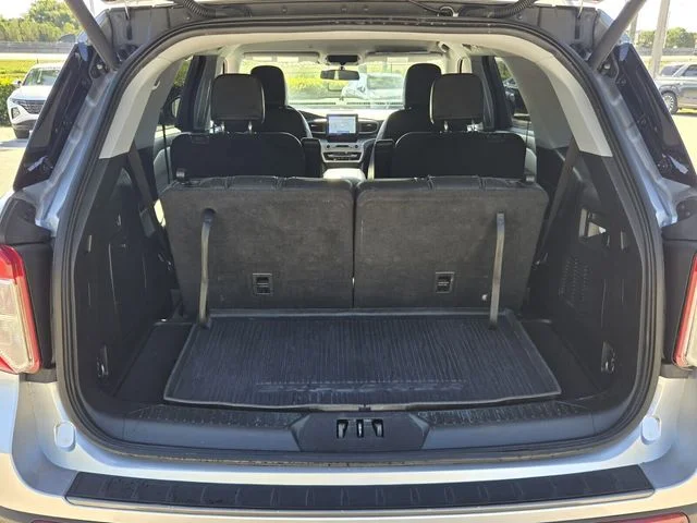Used 2023 Silver Ford XLT image 13