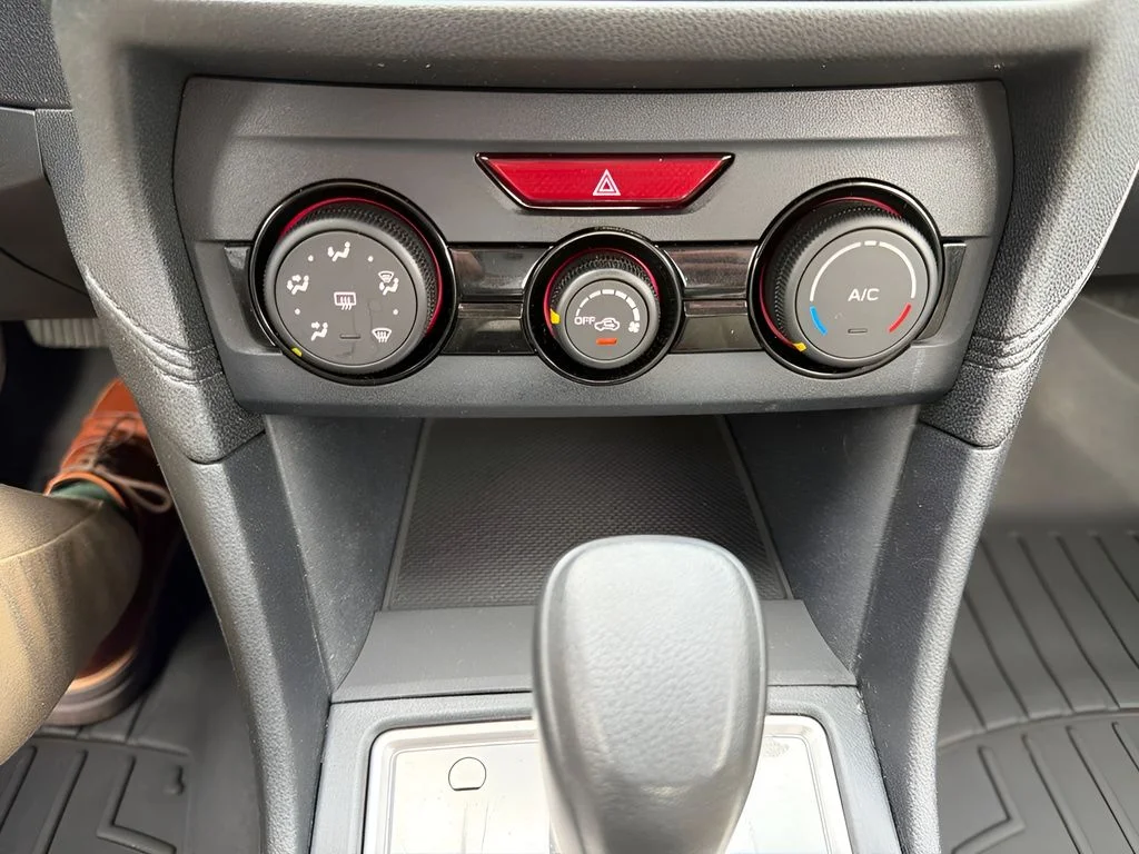 Used 2020 White Subaru Base image 16