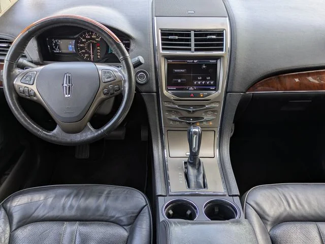 Used 2014 Gray Lincoln Base image 15