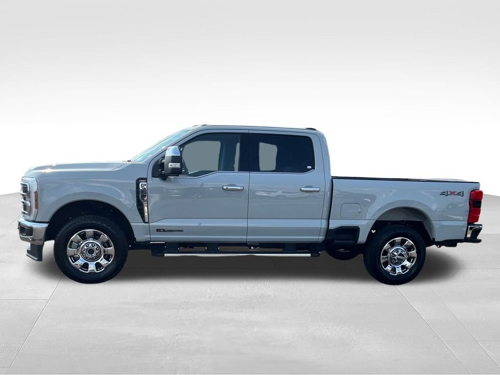 Used 2025 White Ford Lariat image 2
