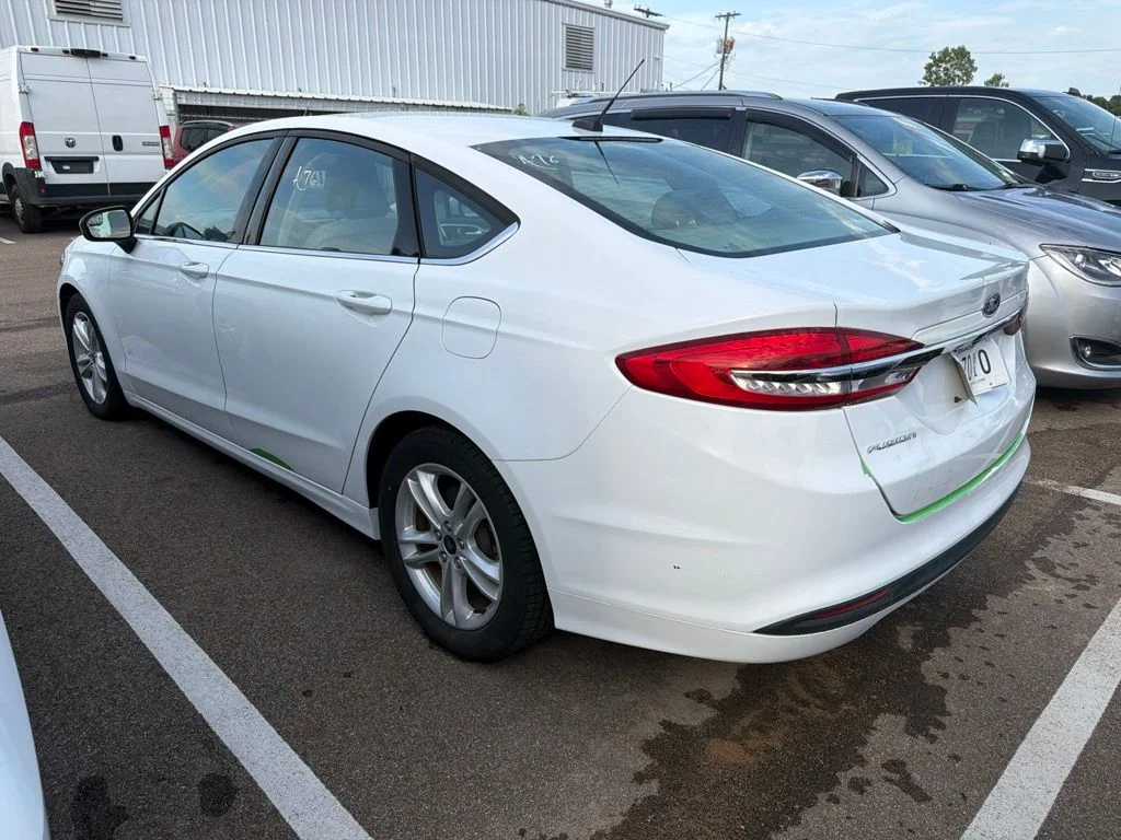 Used 2018 White Ford SE image 2