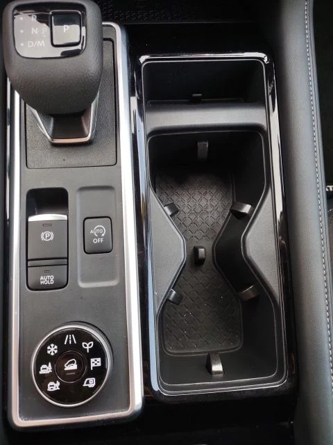 2025 Nissan Pathfinder SL - Photo 14