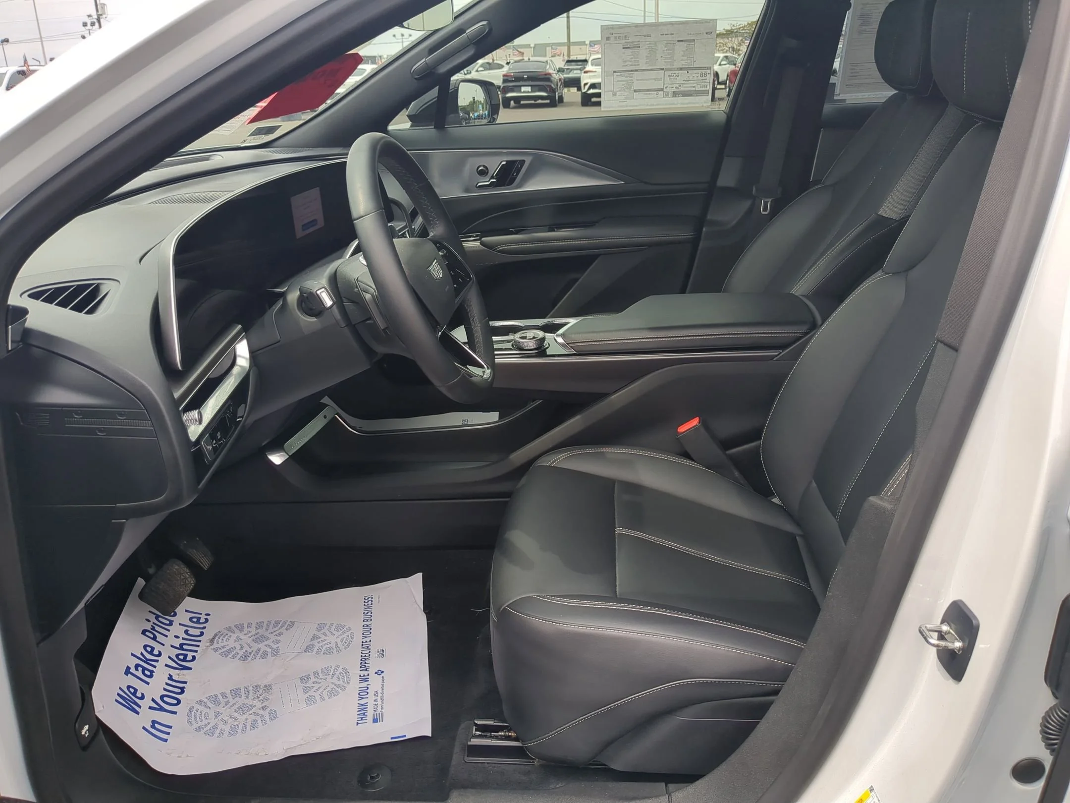 Used 2024 Crystal White Tricoat Cadillac Tech image 19