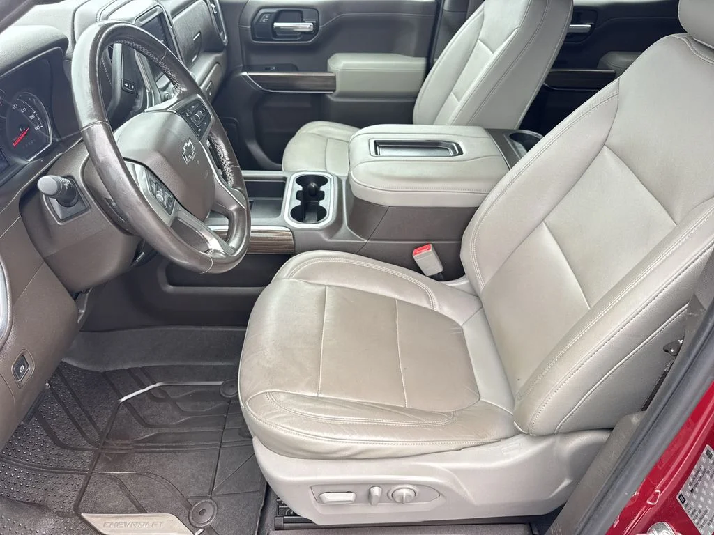 Used 2019 Red Chevrolet RST image 9