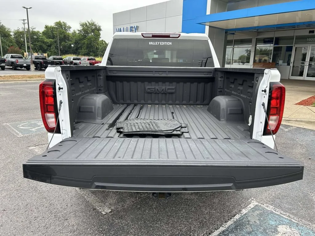Used 2024 Summit White GMC Elevation image 11