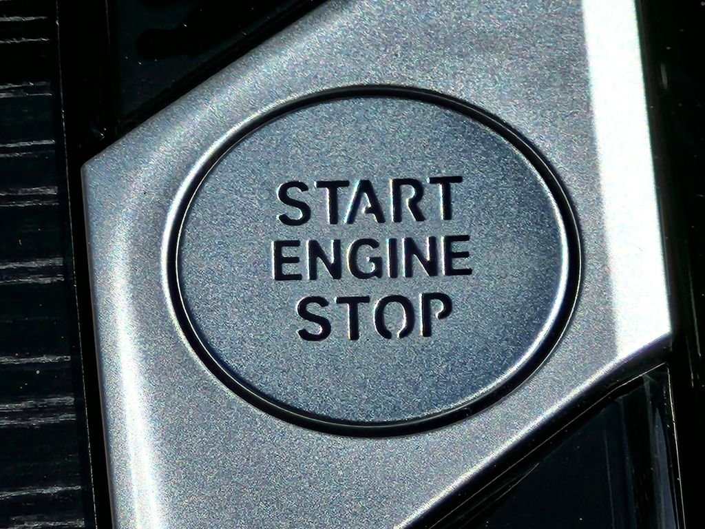 New 2027 White BMW xDrive40i image 25