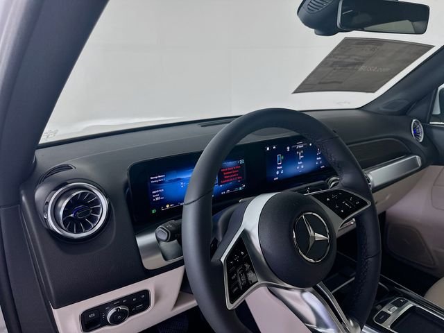 New 2026 Polar White Mercedes-Benz GLB 250 image 9