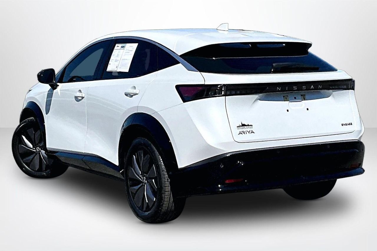 Used 2024 Everest White Pearl Tricoat Nissan ENGAGE image 5