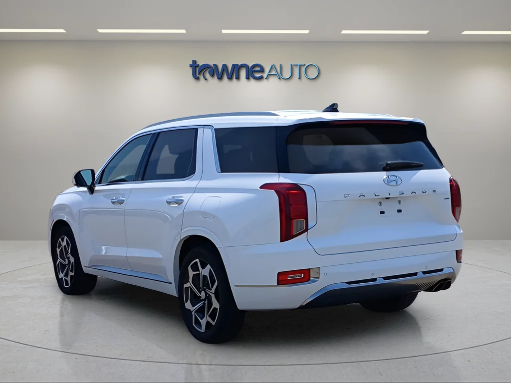 Used 2022 White Hyundai Calligraphy image 3