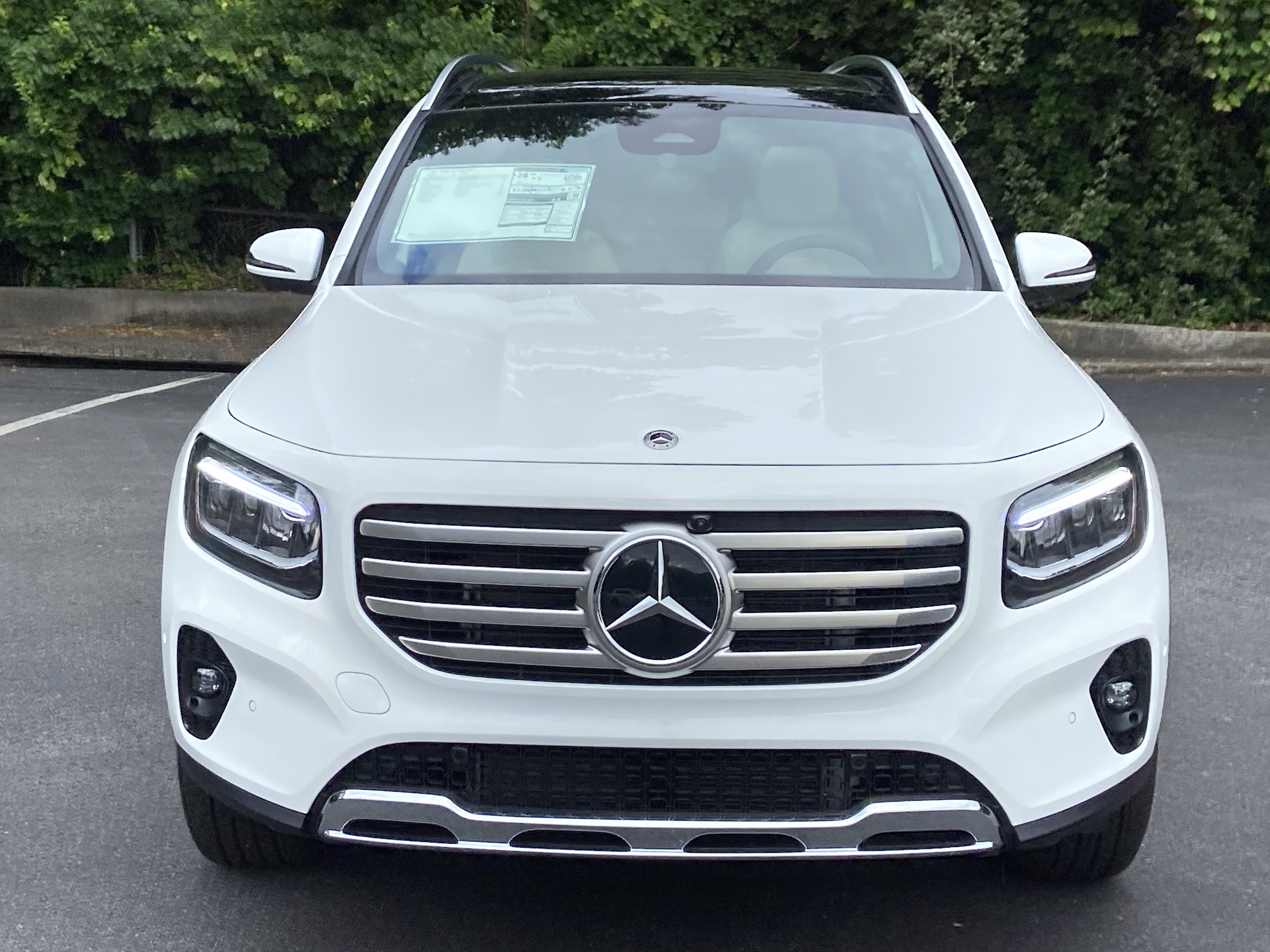 New 2026 Polar White Mercedes-Benz GLB 250 SUV image 3