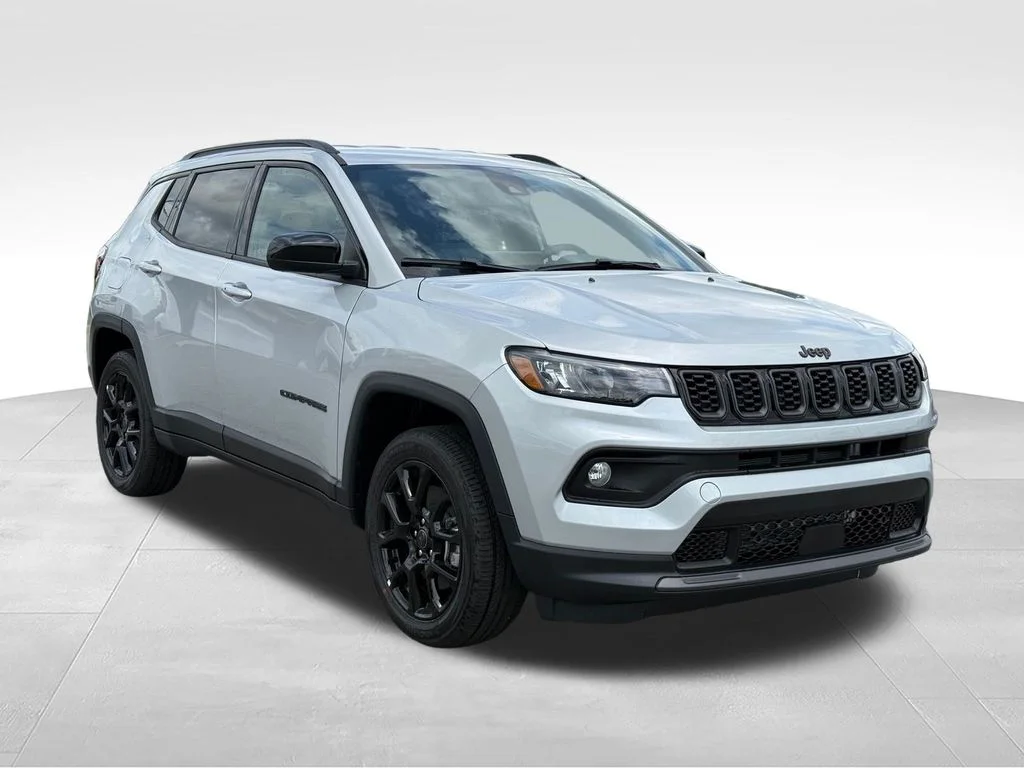 New 2026 Silver Zynith Metallic Clear-Coat Exterior Paint Jeep Latitude image 30