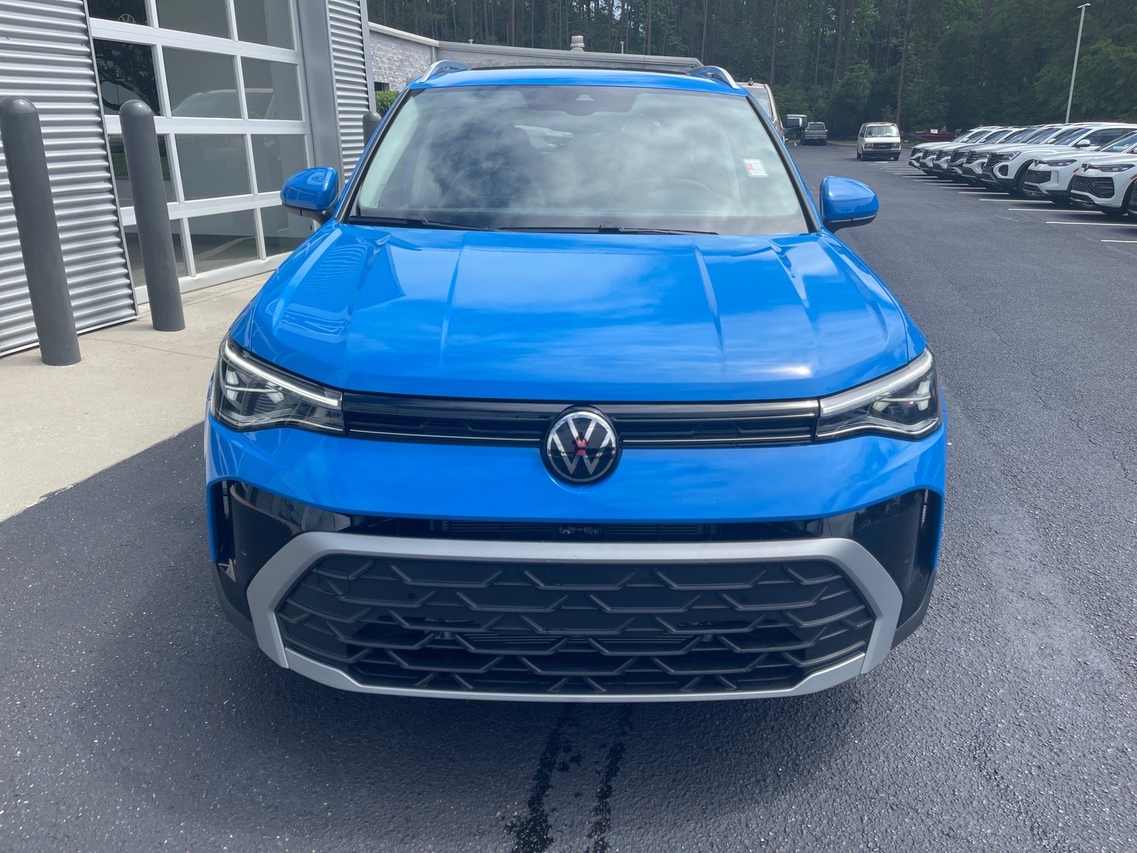 New 2026 Cornflower Blue Volkswagen SE image 2