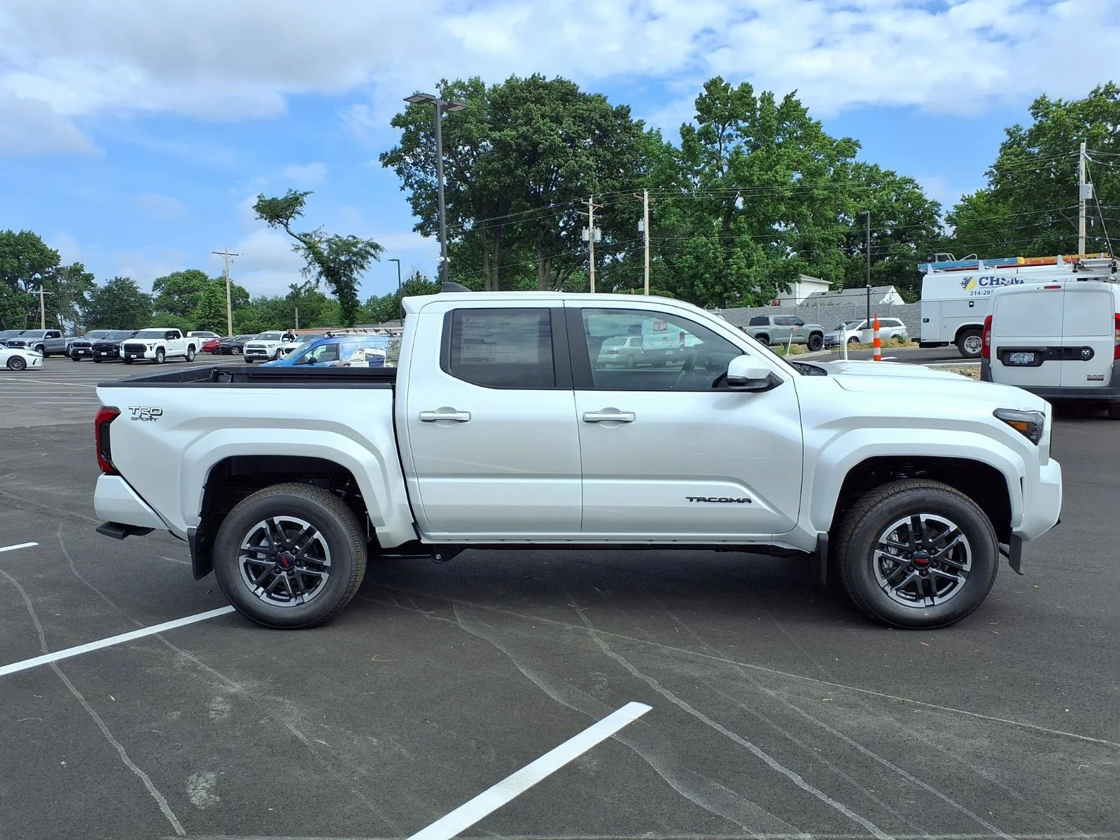 New 2026 Wind Chill Pearl <sup>1</sup> Toyota  TRD Sport image 2
