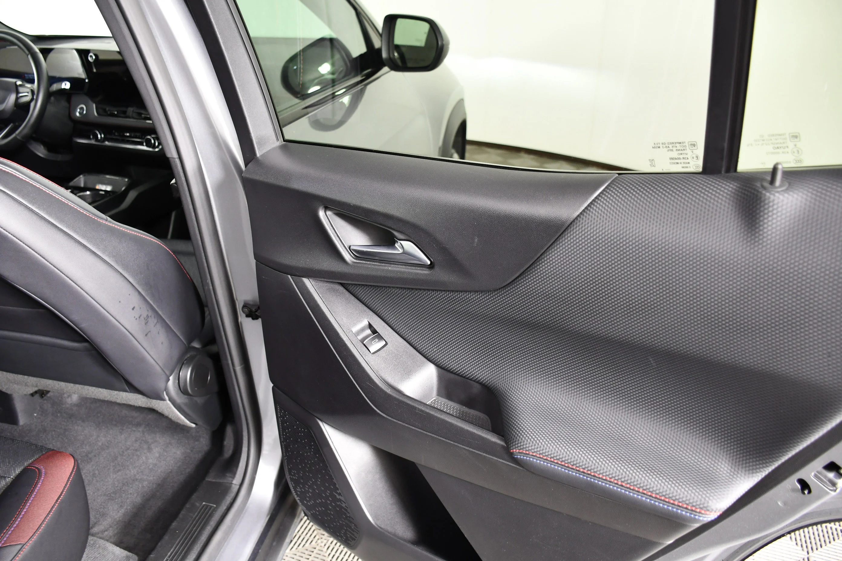 Used 2025 Sterling Gray Metallic Chevrolet AWD RS image 43