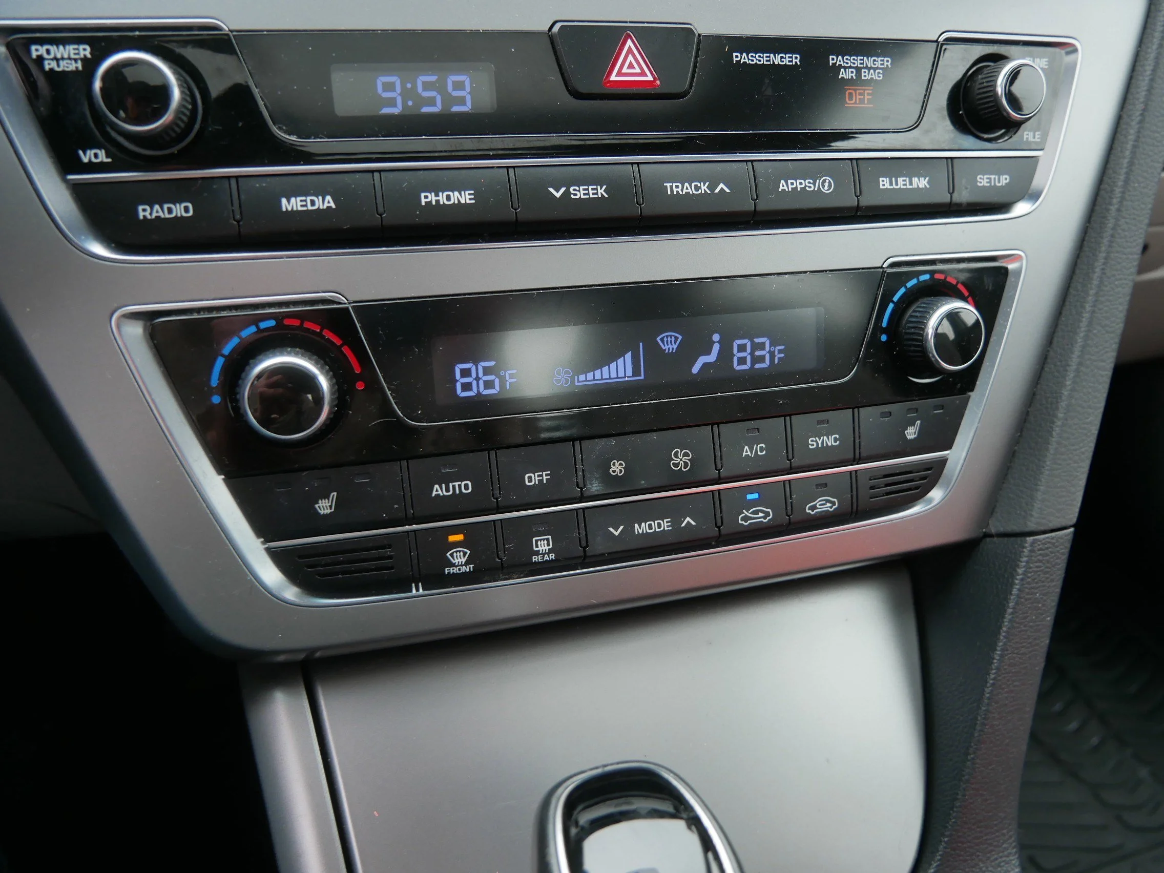 Used 2017 Quartz White Pearl Hyundai Limited image 30