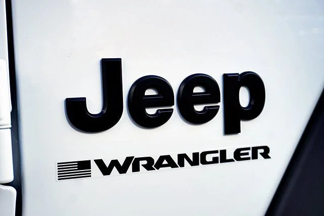 New 2026 Bright White Clearcoat Jeep Sport S image 11