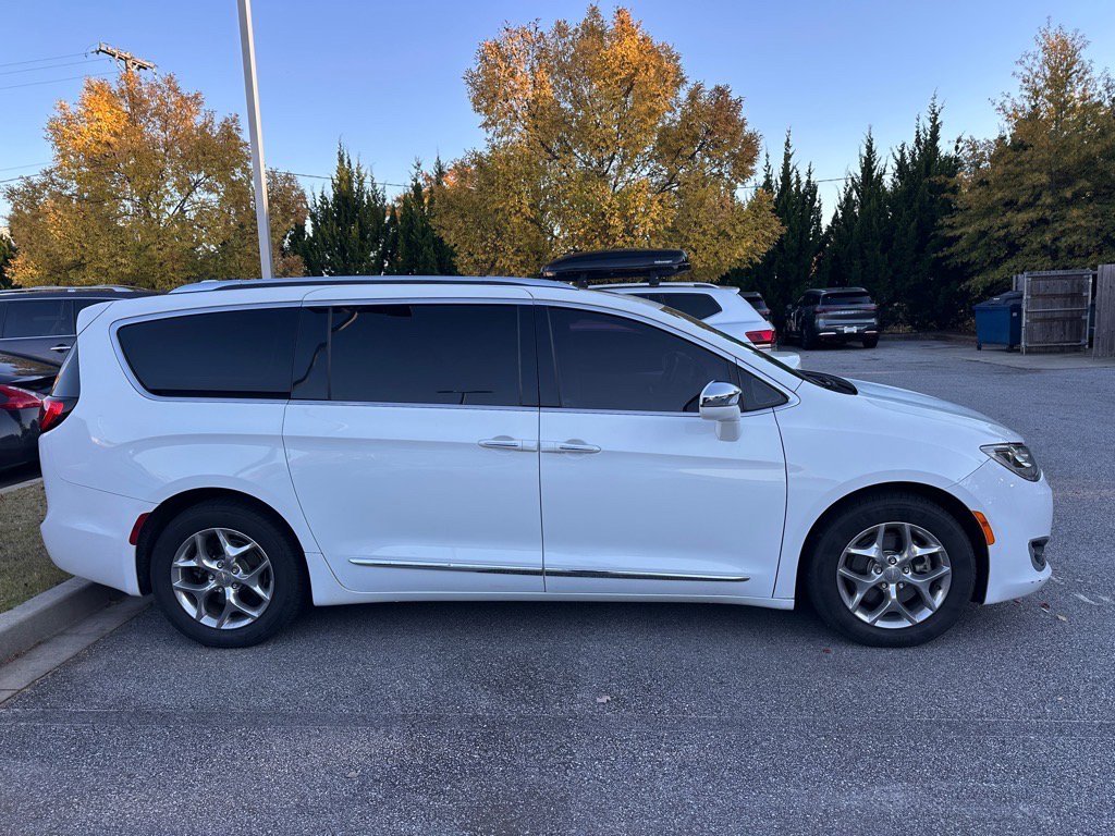2018 Chrysler Pacifica Limited photo 4