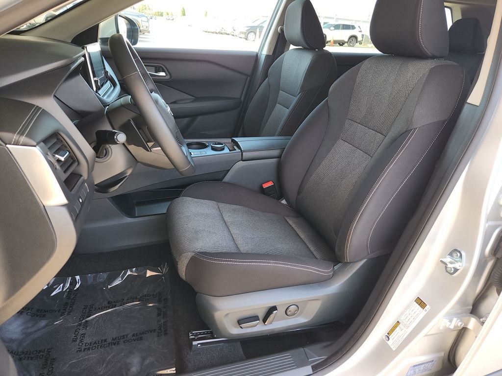 Used 2025 Silver Nissan SV image 12