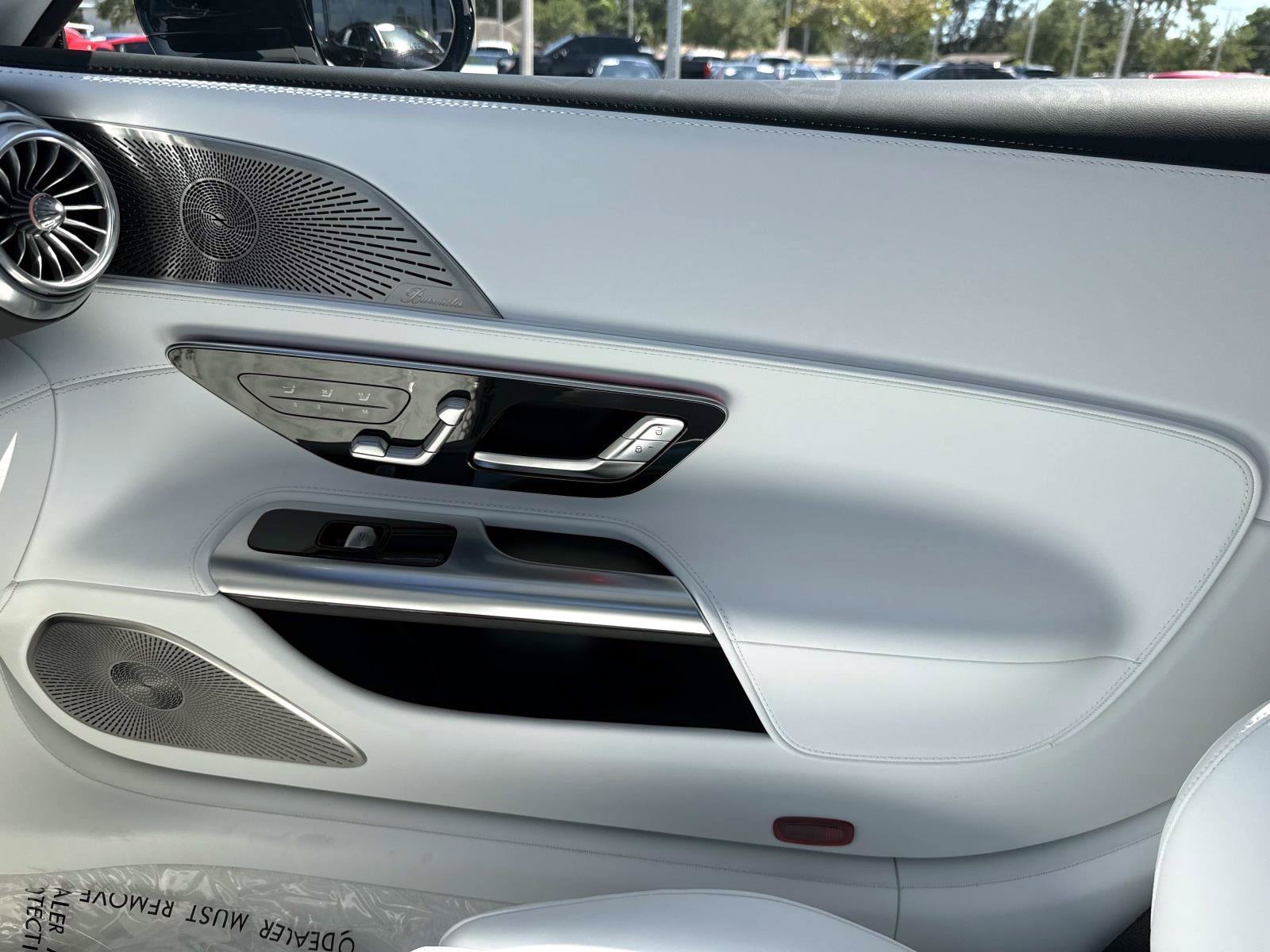 New 2027 Moonlight White Mercedes-Benz Maybach  680 Monogram Series Roadster image 27