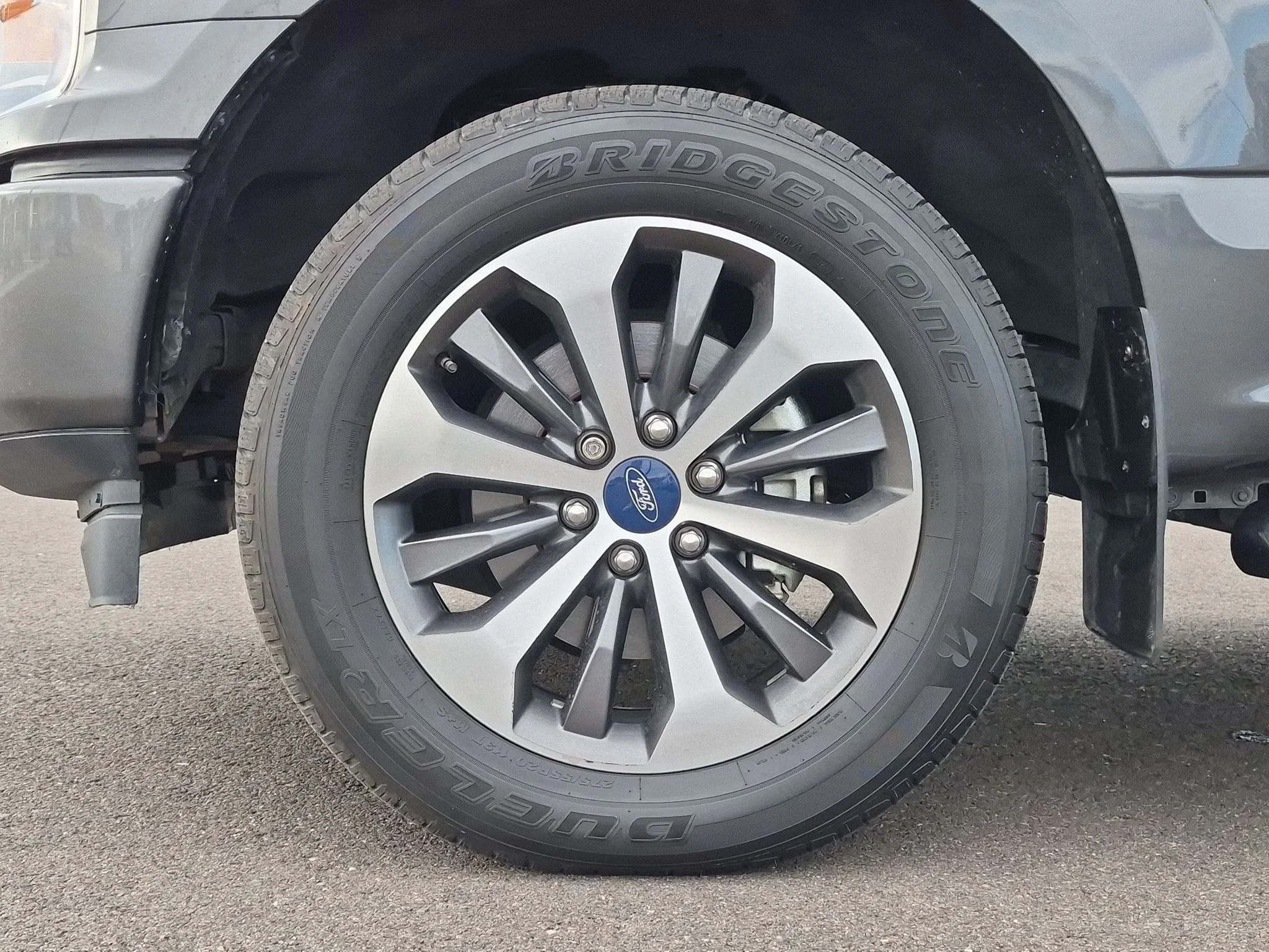 Used 2019 Magnetic Metallic Ford XL image 24