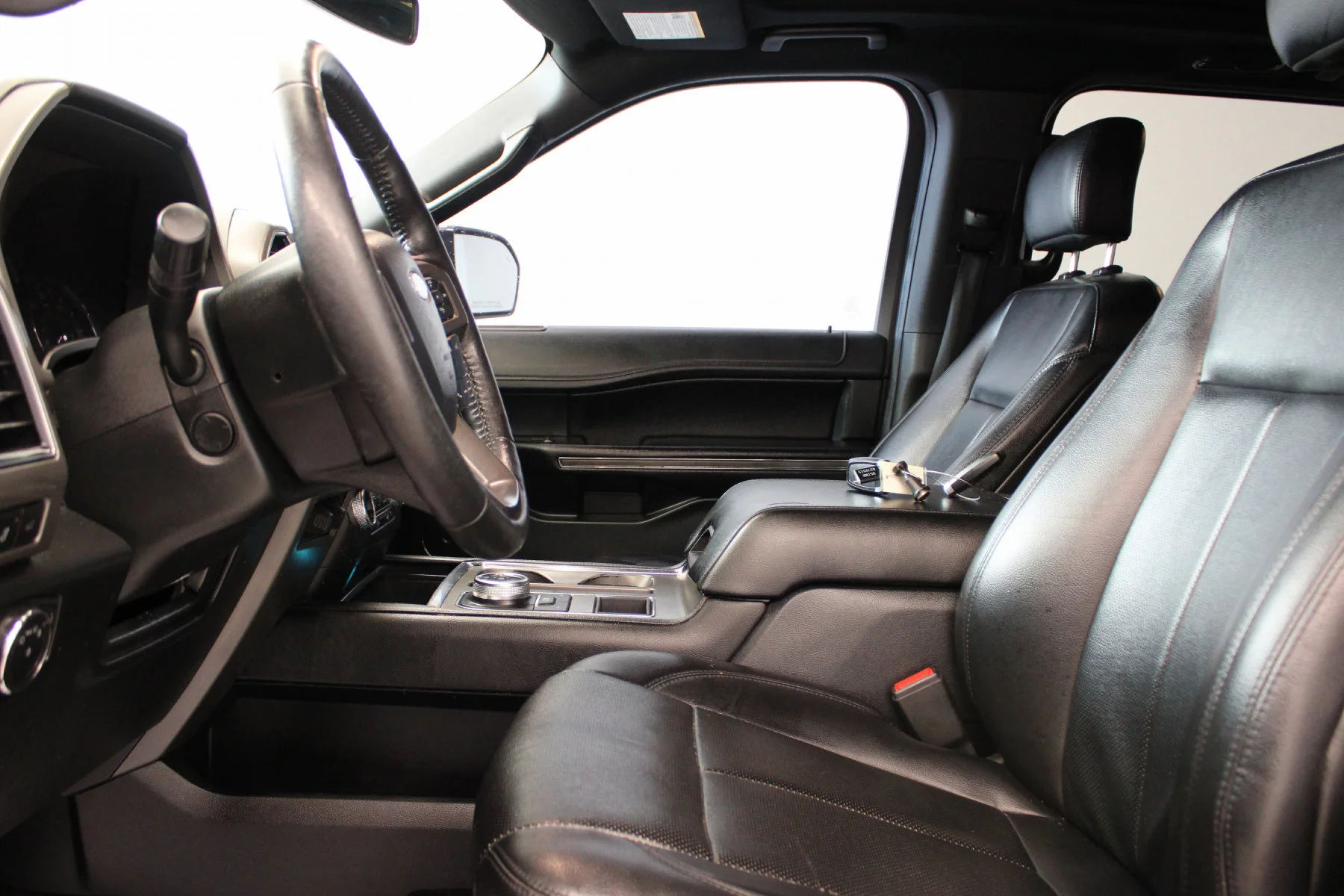 Used 2020 AGATE BLACK METALLIC Ford XLT 4x2 image 19
