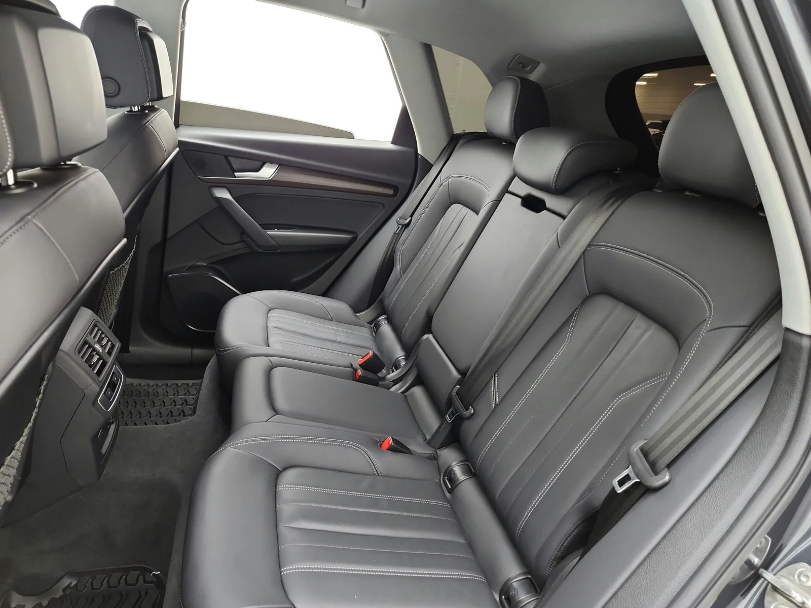 Used 2023 Manhattan Gray Metallic Audi Premium image 15