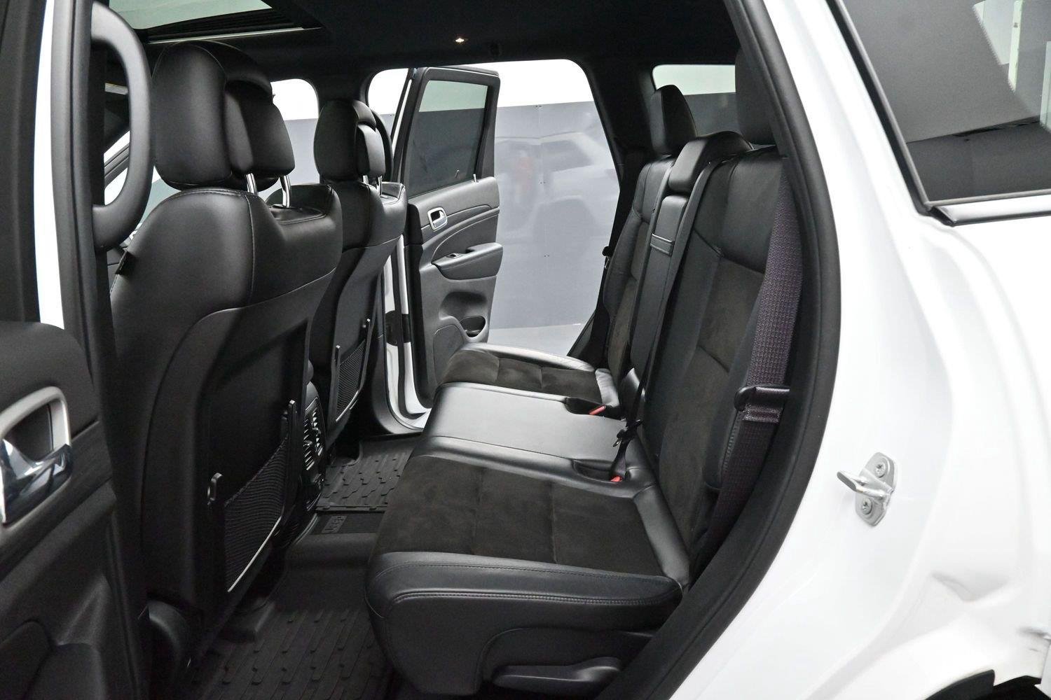Used 2021 Bright White Clearcoat Jeep Laredo X image 31