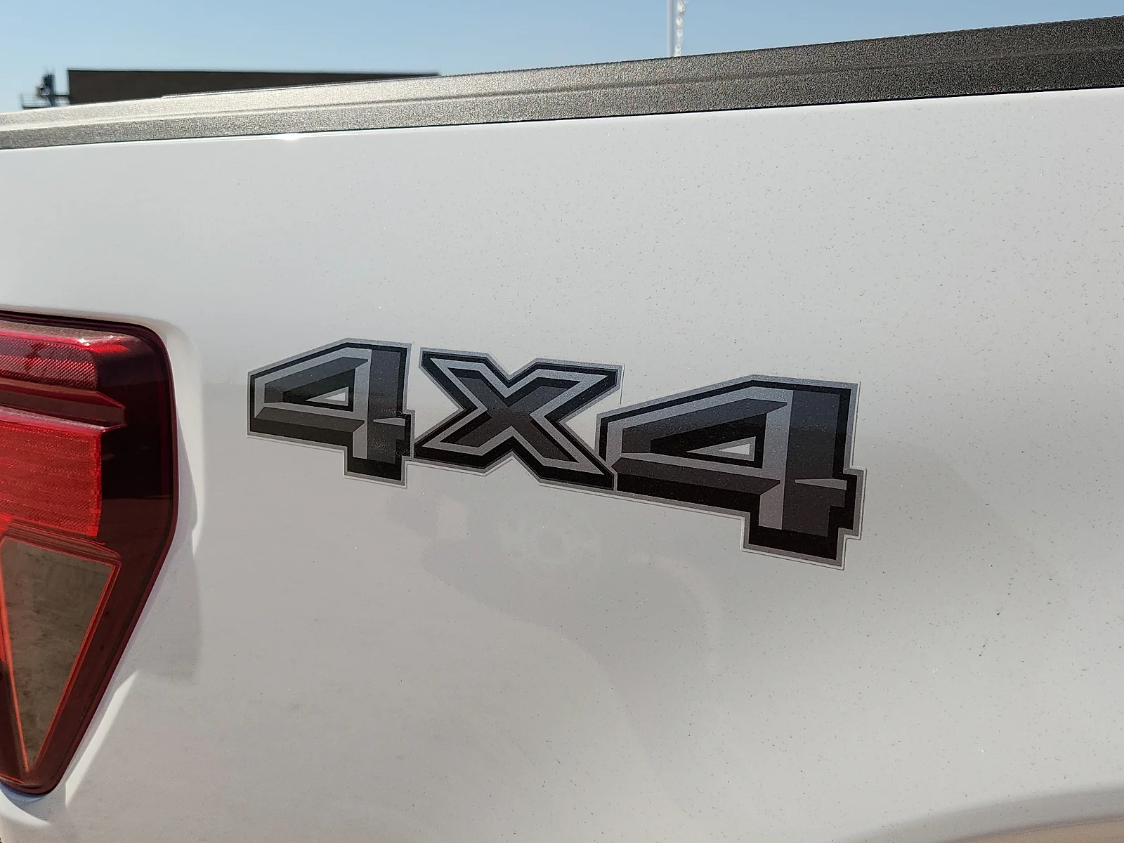 New 2026 Oxford White Ford XLT image 11