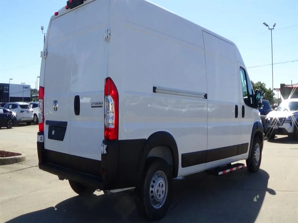Used 2025 Bright White Clear Coat (pw7) RAM Tradesman 2500 image 6