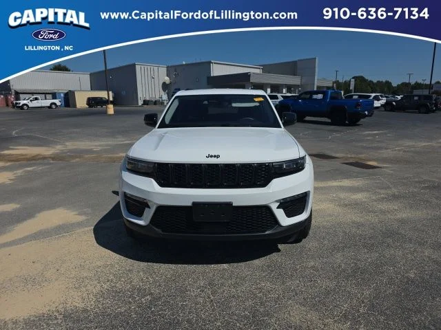 Used 2023 White Jeep Limited image 1
