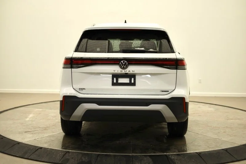 New 2026 White/off-white Volkswagen 2.0T SE image 4