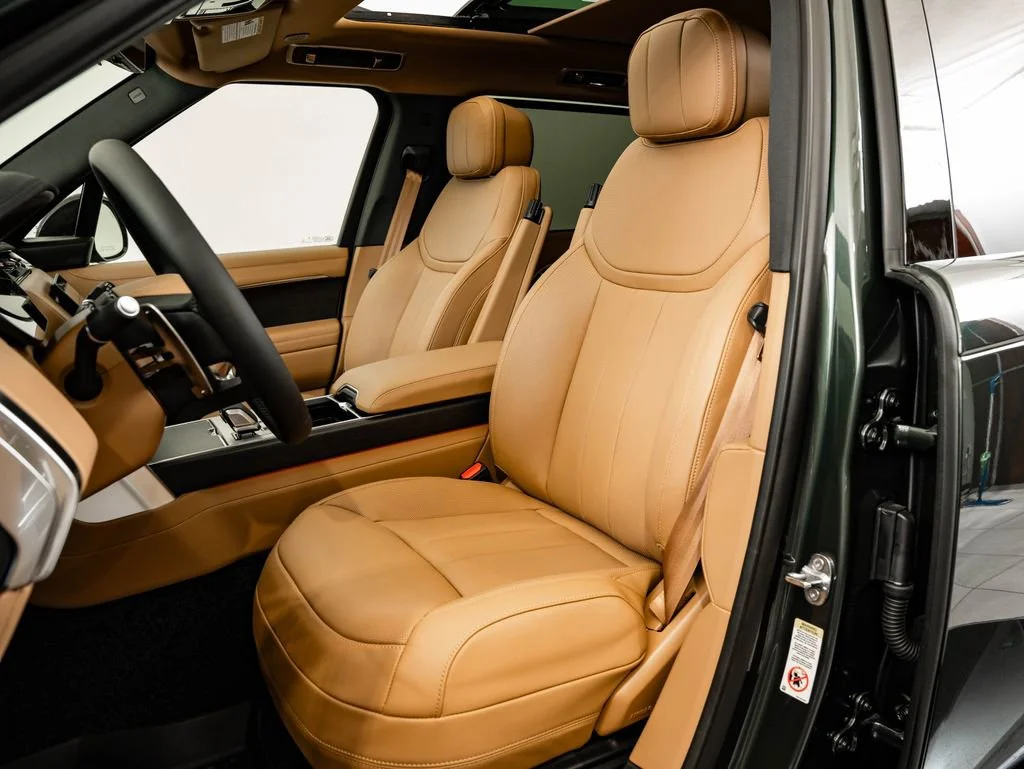 New 2026 Belgravia Green Land Rover SE image 23