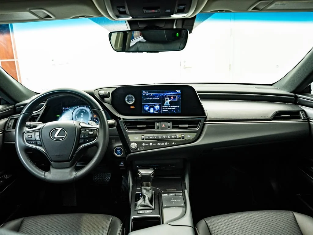 Used 2022 Graphite Black Lexus 300h image 4