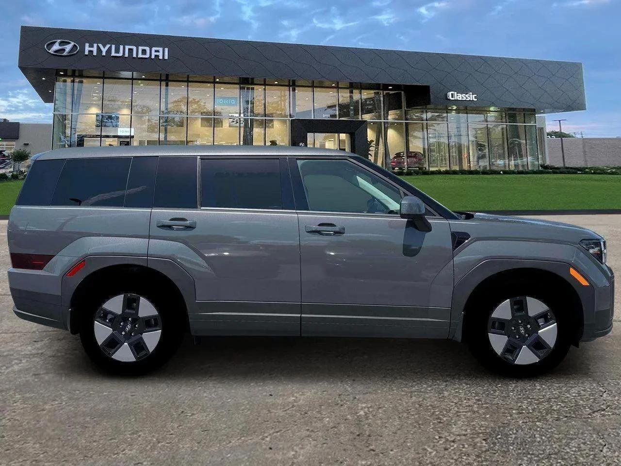 New 2026 Ecotronic Gray Metallic Hyundai SE image 9