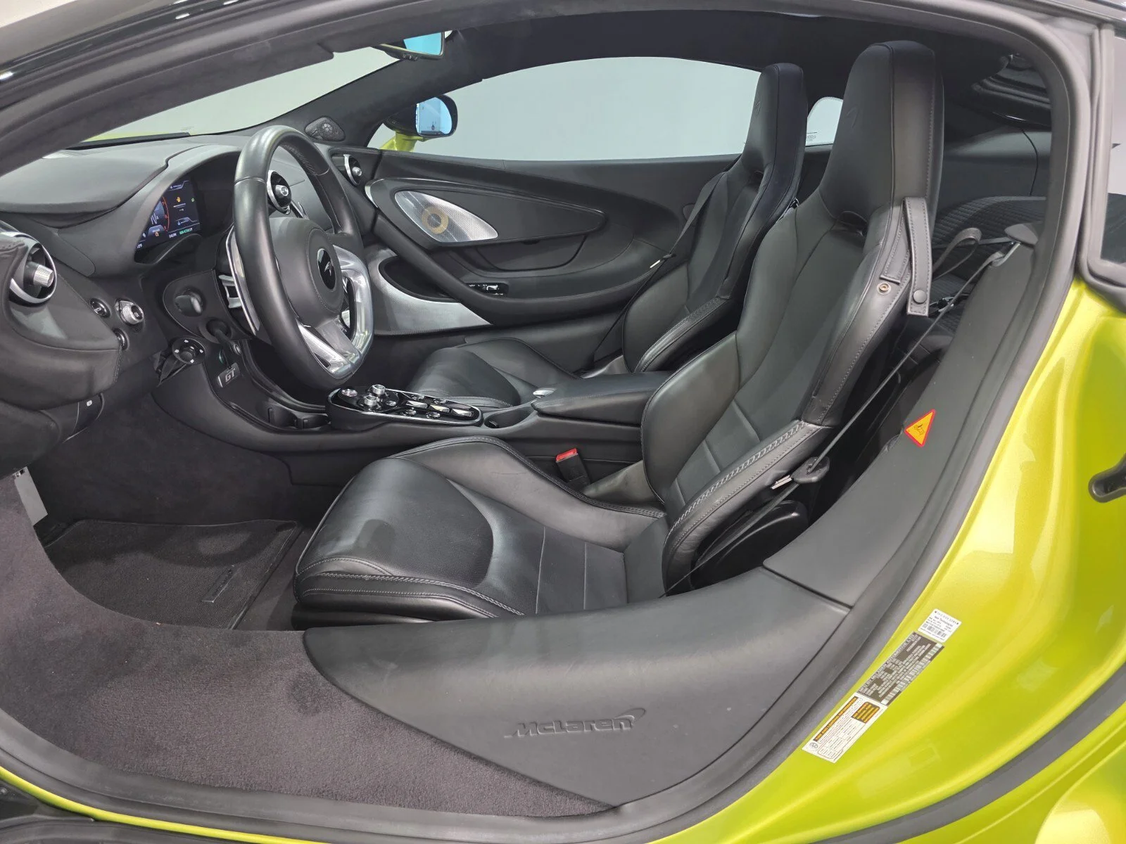 Used 2022 Flux Green McLaren  image 6