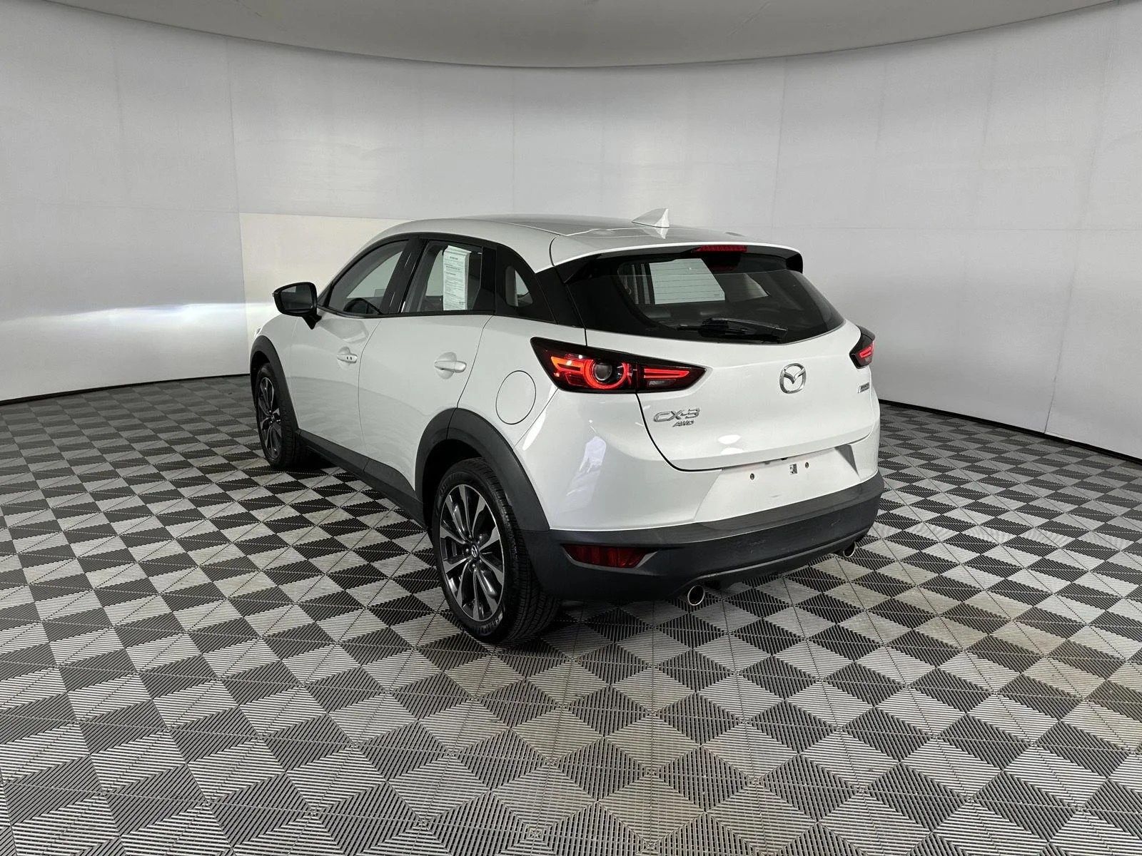 Used 2019 Ceramic Metallic Mazda Touring image 24