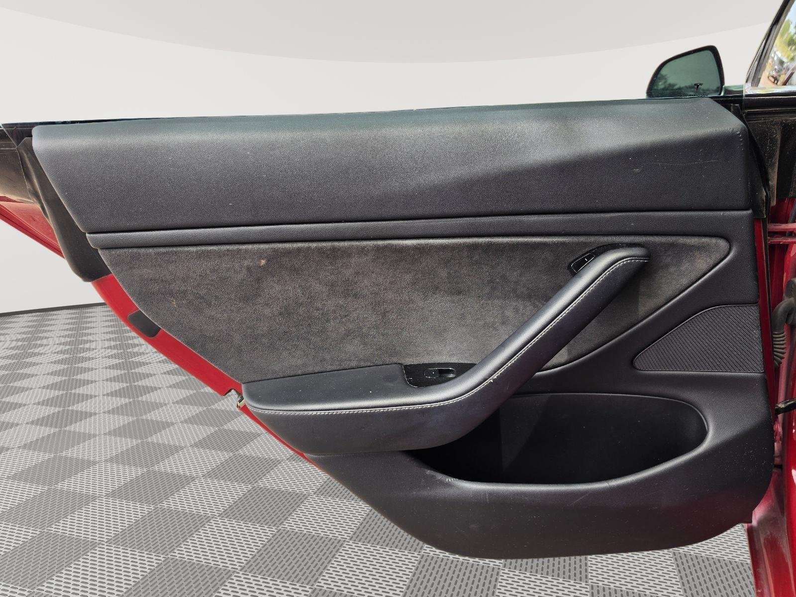 Used 2018  Tesla Long Range Battery image 16