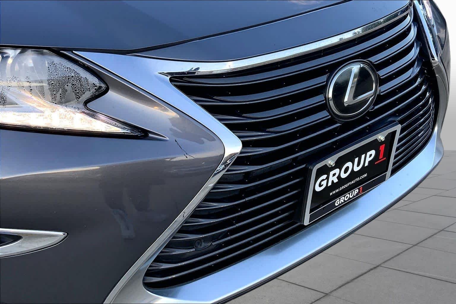 Used 2018 Nebula Gray Pearl Lexus  image 29
