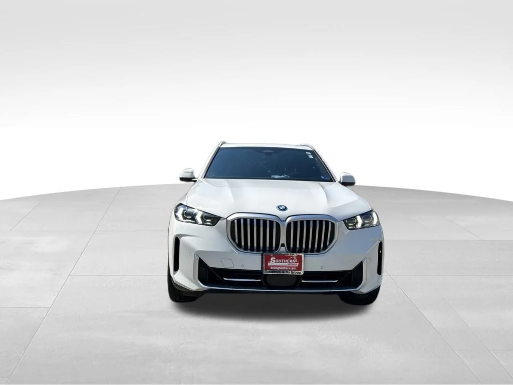 Used 2025 White BMW xDrive50e image 9