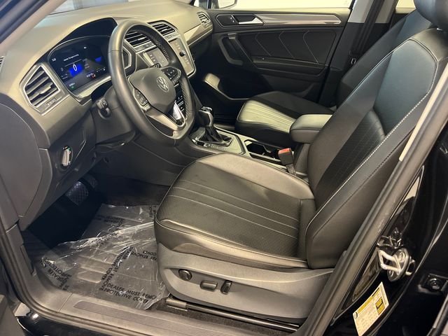 Certified Used 2022 Black Volkswagen 2.0T SE image 5