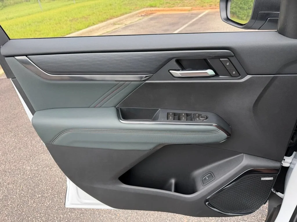 2026 GMC Acadia AT4 - Photo 15