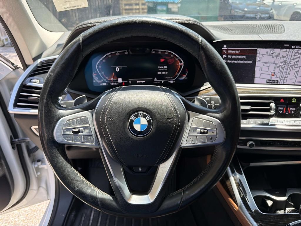 Used 2021 White BMW xDrive40i image 22