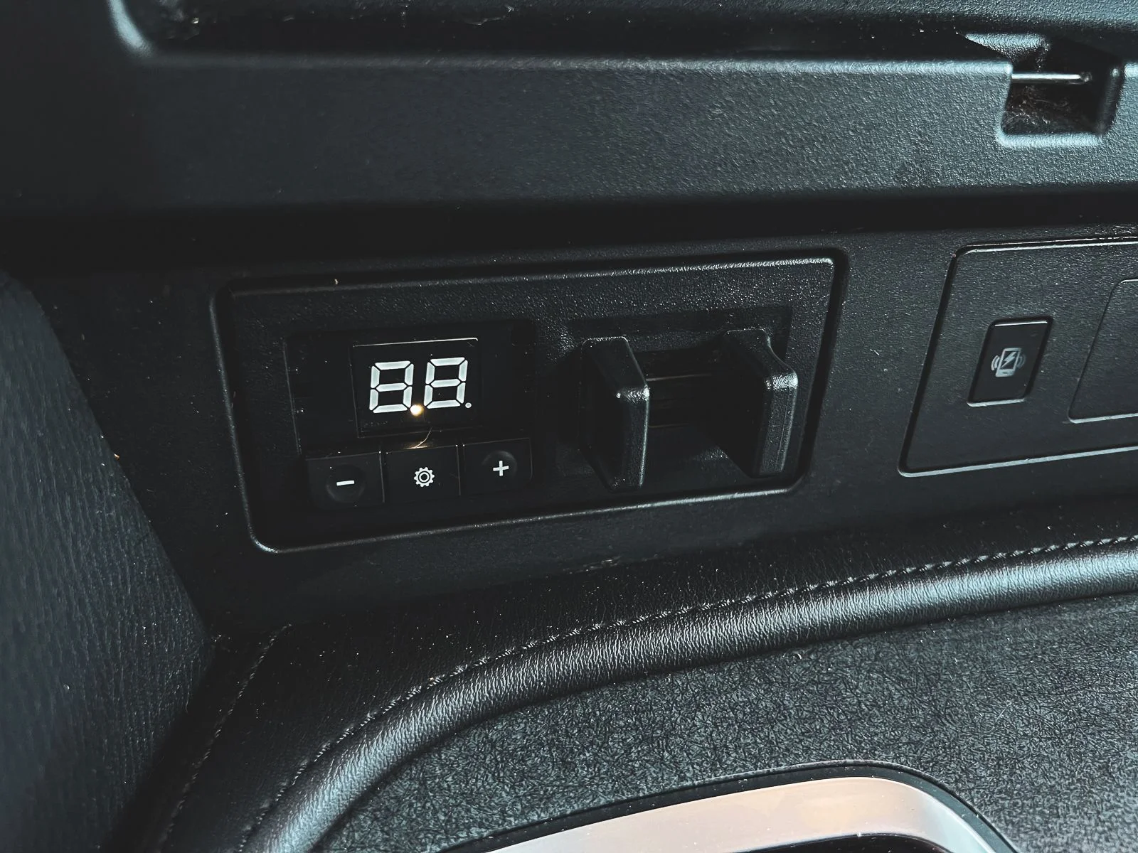 2021 Nissan Armada SV - Photo 26