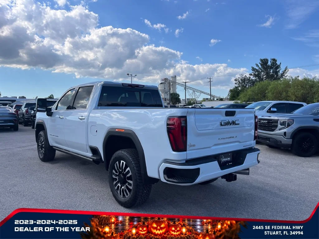 New 2026 Glacier White Tricoat GMC Denali Ultimate image 5
