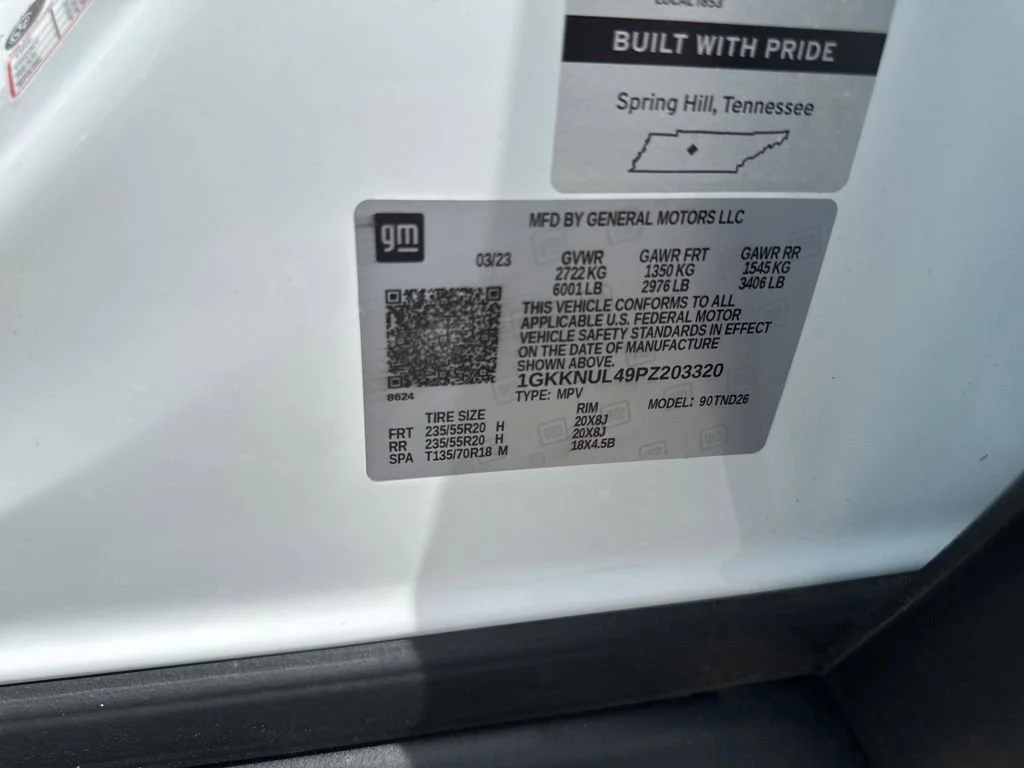 Used 2023 Summit White GMC SLT image 40