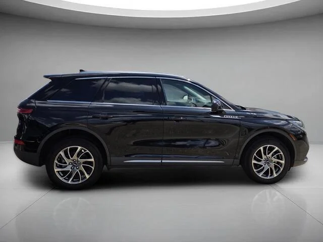 Used 2022 Infinite Black Metallic Clearcoat Lincoln Standard image 6