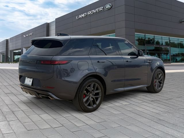 Used 2024 Gray Land Rover Dynamic SE image 5