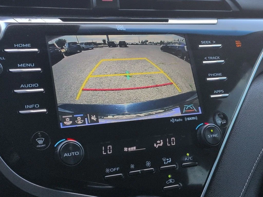 Used 2018 Aqua Toyota XSE V6 image 18