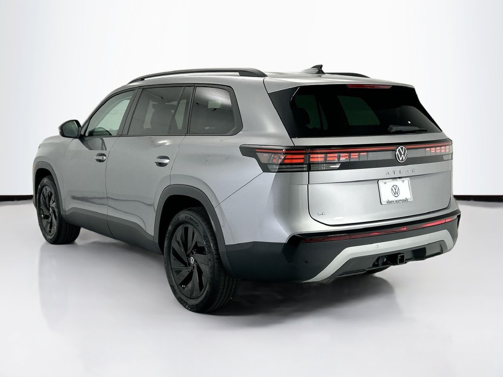 New 2027 Silver Volkswagen SE w/Technology image 7