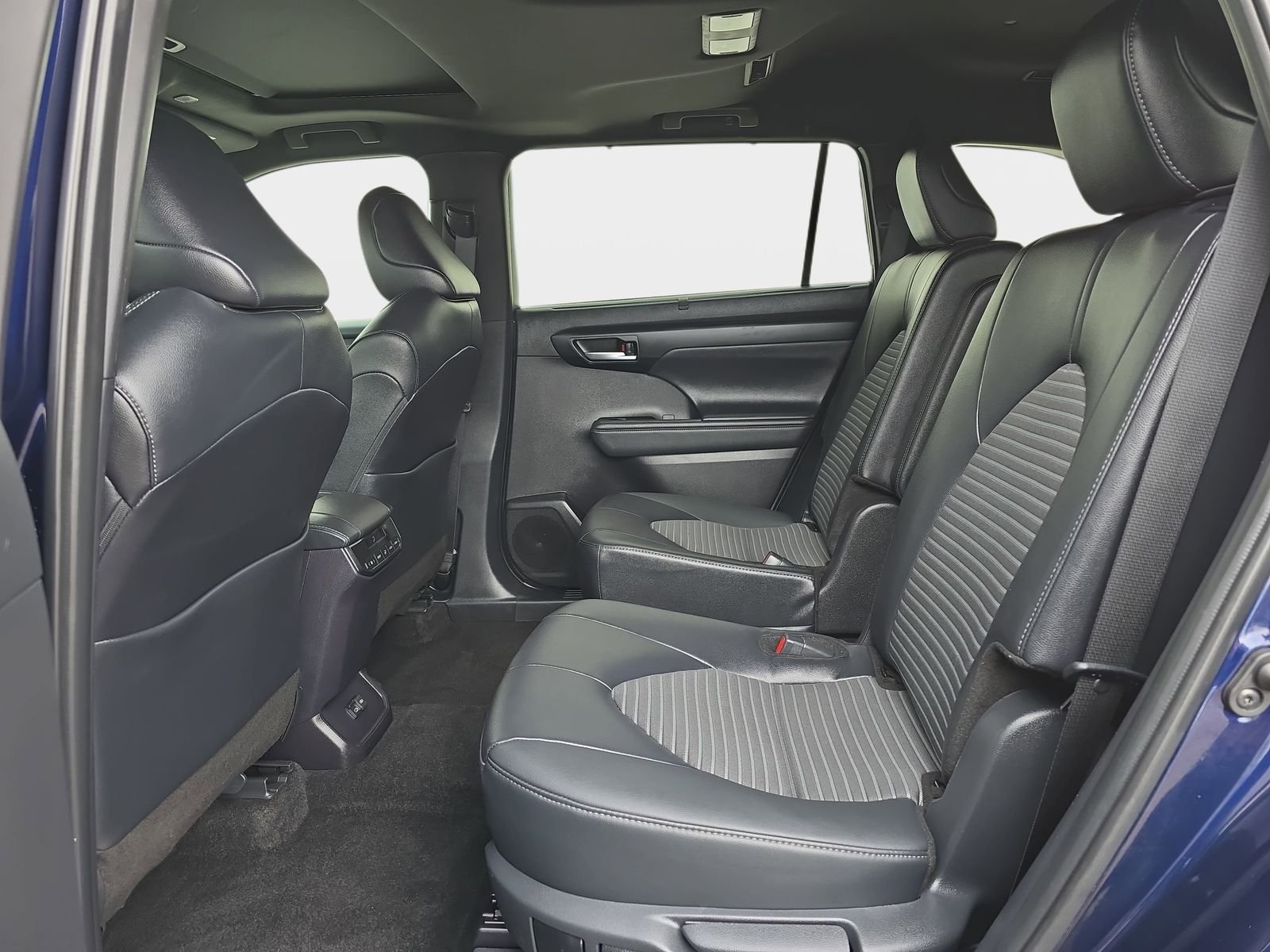Used 2025  Toyota XSE image 17